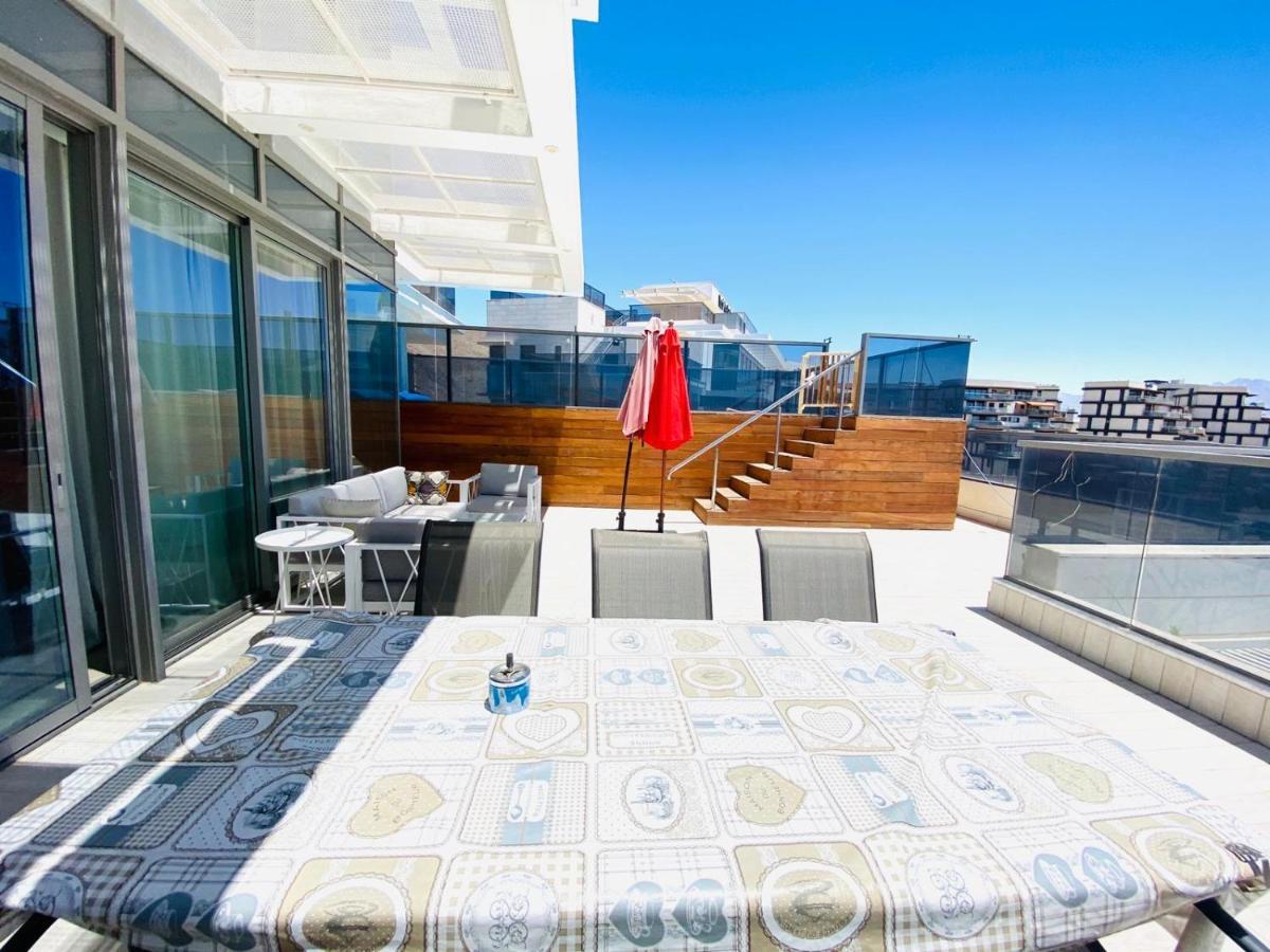 Stunning Penthouse With Sea Views And Private Heated Pool Apartment Ейлат Екстериор снимка