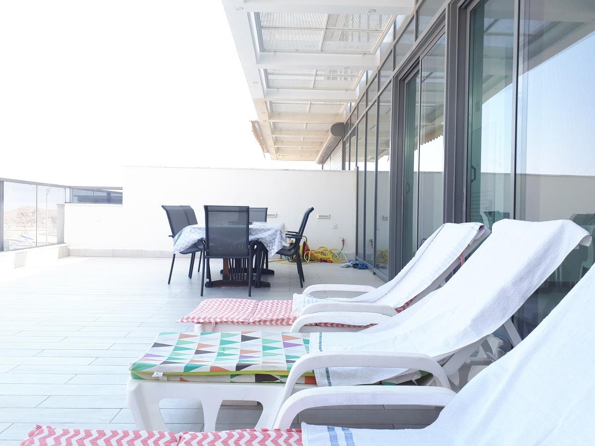 Stunning Penthouse With Sea Views And Private Heated Pool Apartment Ейлат Екстериор снимка